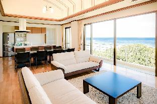 LUXE, VILLA in Sakiyama  & Oceanfront living Room