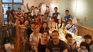 J-Hoppers Osaka Guesthouse