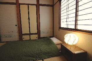 Private Japanese room shared bathroom and Kitchen