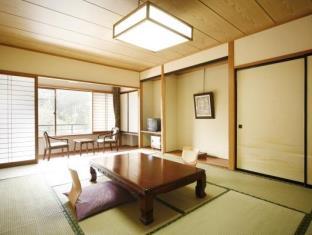 Uematsuya Ryokan Hotel