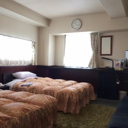 Shinmaebashi Station Hotel