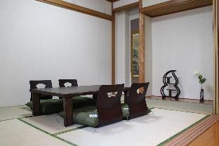 Traditional Japanese style room, Grate access !!
