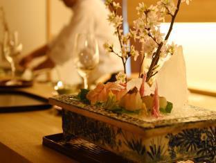 Traditional Kyoto Inn serving Kyoto cuisine IZUYASU